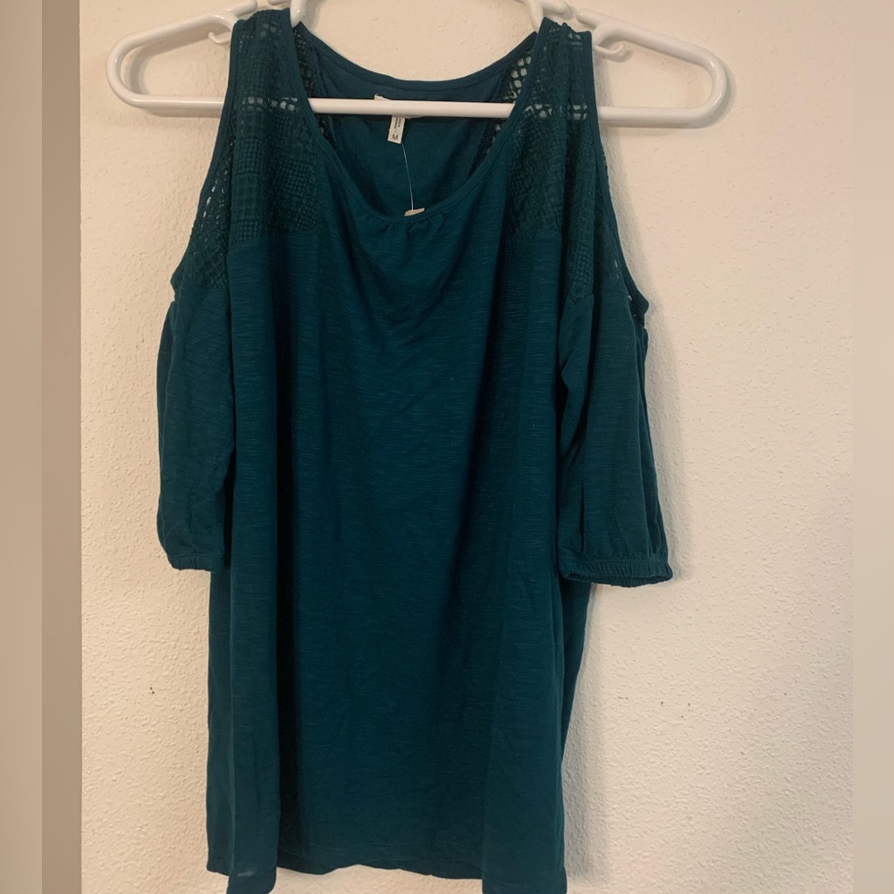 Maurices Size Medium Top